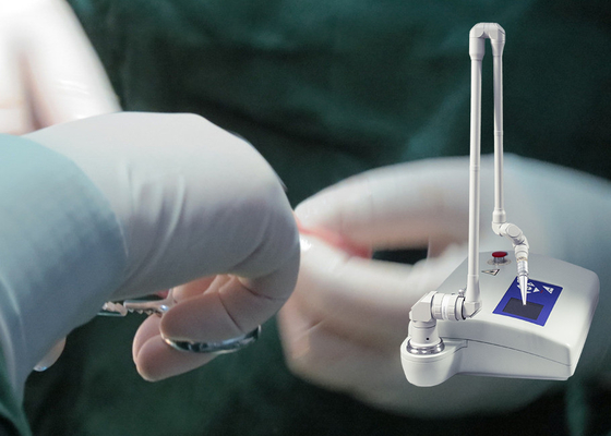 Κτηνιατρικό χειρουργικό κλασματικό ιατρικό όργανο επεξεργασίας δερμάτων λέιζερ