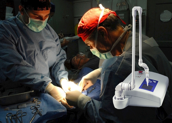 Κτηνιατρική χειρουργική φορητή 15W λέιζερ του CO2 κλασματική δύναμη 110cm μηχανών ακτίνα εργασίας